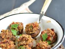 Champignons farcis {quinoa, tomates séchées olives noires}