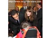 Carla Bruni Nicolas Sarkozy gestes tendres jamais chez couple présidentiel