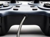 homme petite amie parce qu'elle était devant télévision pendant qu'il jouait console