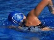 Pour première fois, femme traverse l'Atlantique nage