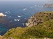 images professeur escalade falaise sans aucune protection pour sauver éleves