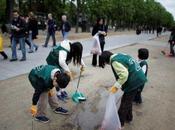 Quand association japonaise mène opération ramassage déchets Paris