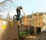 Danny MackAskill fait trial dans rues d'Edimbourg