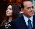 Rififi Italie femme Berlusconi attaque mari