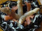 Fettucini l'encre seiche, asperge, saumon safran