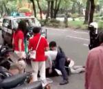 Quand voiture police arrive renfort