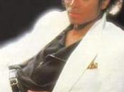 Michael Jackson meurt d'une crise cardiaque