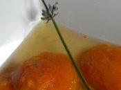 Abricots pochés vanillés parfumés lavande