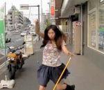 Courir ralenti faisant l'idiot