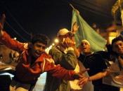 Football: Algériens solidaires fêtent qualification Verts