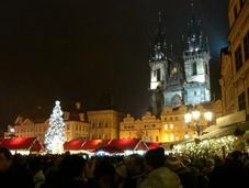 marchés Noël ouvrent leurs portes travers l'Europe