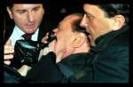 Berlusconi Johnny, deux affaires brûlent d'actualité...