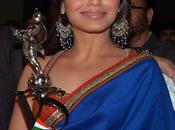 Rani remporte "Shantaram Award" pour rôle dans Bole Haddipa