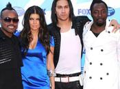 Fergie Blacks Eyed Peas... chute scène plein concert