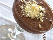 Mousse Chocolat noir éclats blanc.