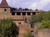 Dans l’Aude, Village l’Abbaye Saint Polycarpe.