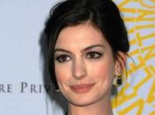 Anne Hathaway future Catwoman n'aime chats