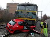 Miracle Morlanwelz Percutée trains passage niveau, elle s'en sort indemne