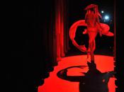 Lady gaga défile pour Mugler Paris présente inédit Government Hooker (vidéo)