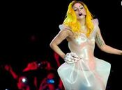 Lady Gaga Elle récolte 250.000 dollars grace bracelets pour soutenir Japon