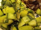 Salade concombre pesto d'épinard légume gorgé d'eau)