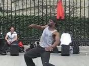Incroyable street performer paris