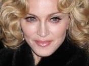 Madonna soutenue ministre pour l'adoption fils
