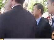 Vidéo: Nicolas Sarkozy agressé Brax