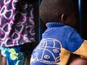 Attendre fesses nu-tête