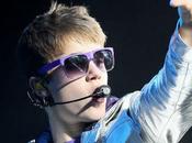 Justin Bieber fleur pour concert, réagit