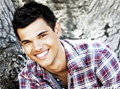 Images Taylor Lautner dans magasine Seventeen