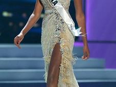 Miss Univers 2011 Angola adore