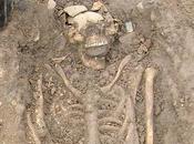 Irlande: deux squelettes 8ème siècle découverts avec pierre dans bouche