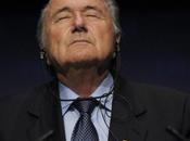 Blatter signalé hors-jeu