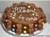 Gâteau d'anniversaire pour enfant chocolat bonbons