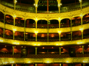 Y-a-t'il flic... public pour sauver théâtre?