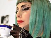 Lady Gaga vend tasse enchères
