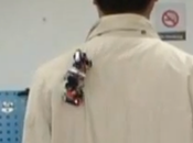 Clothbot robot vous grimpe dessus