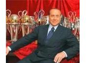 Berlusconi rompt enfin silence…