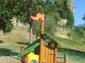 beau parc pour enfants