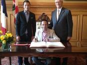 Signature livre d’or mairie Montréal