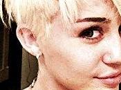 Miley Cyrus plait tout monde Photo