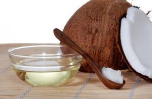 CARIE DENTAIRE: L’huile de coco, un antibiotique naturel