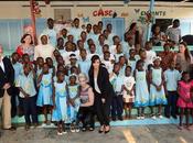 Kardashian visite dans orphelina Abidjan (photos)
