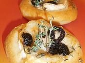 mini-fougasse chèvres/olives/thym