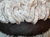 Cupcakes chocolat, glaçage biscuits Oréo