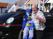 grand-père transforme vieille Daewoo Batmobile