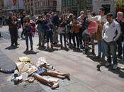 Fashion Victims installation choc dans Madrid