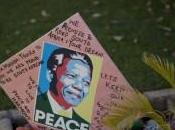 Nelson Mandela hospitalisé, silence inquiétant…