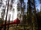 hôtel invisible dans forêt suédoise